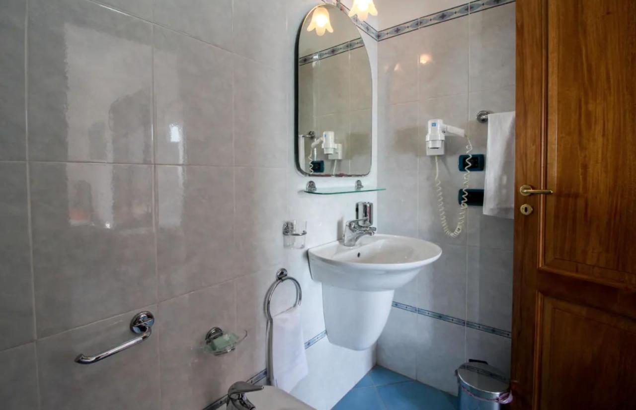 Casa Vacanza Artemis Città di Lipari Esterno foto